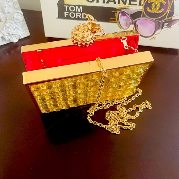 Evening clutch Pineapple 🍍 in gold - Picture 3 of 3